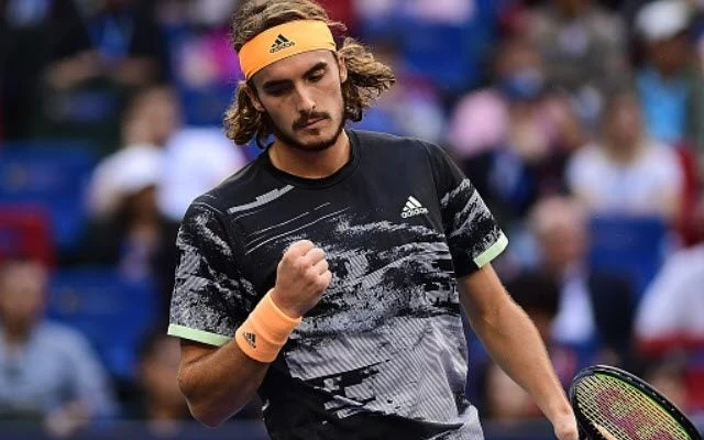 Τένις: Στα ημιτελικά του τουρνουά Βασιλείας ο Τσιτσιπάς – Στον δρόμο του ο Ρότζερ Φέντερερ